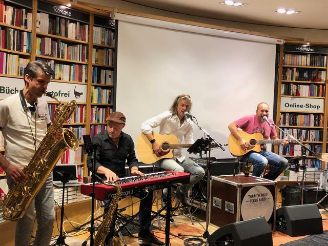 Tobacco Road Blues Band beim Soundcheck in der Buchhandlung Heyn in Klagenfurt | Foto: Lehner