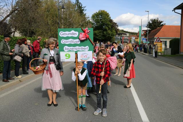 Volksschule Gamlitz, Weinlesefest, gesundes Gamlitzer Jausenpinkerl
