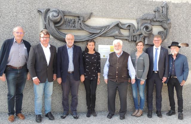 v.l.: Mag. Peter Linser, Markus Lorenz. Mag. Peter Friedle, Mathilde Schlichtherle-Frey, Dr. Otto Walch, Daniela Wasle, Florian Degasperi und Guido Degasperi. | Foto: Mag. Peter Friedle