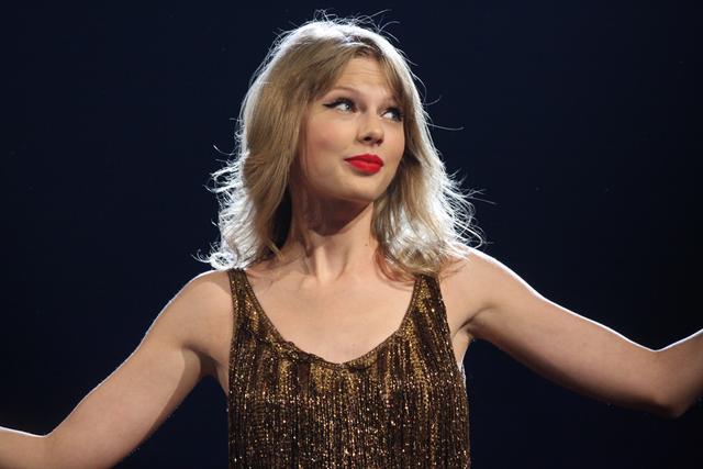 Justin Bieber parodiert ein Video von Taylor Swift und macht sich damit viele Feinde. | Foto: Eva Rinaldi [CC BY-SA 2.0 (https://creativecommons.org/licenses/by-sa/2.0)]
