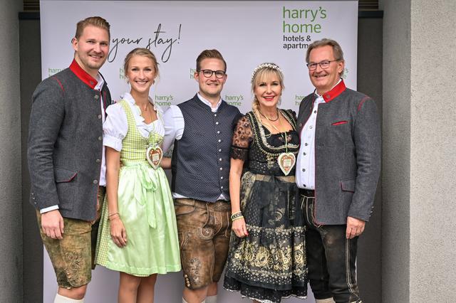 Familienfoto der Inhaberfamilie Ultsch mit Florian, Valentina, Fabian, Sonja und Harald Ultsch. | Foto: Rudolf Schmied