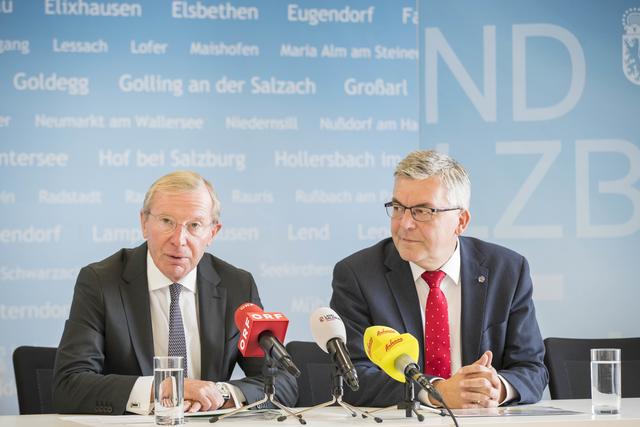 Landeshauptmann Wilfried Haslauer (l.) und Josef Schwaiger, Landesrat für Landwirtschaft, Jagd, Personal und Raumordnung.