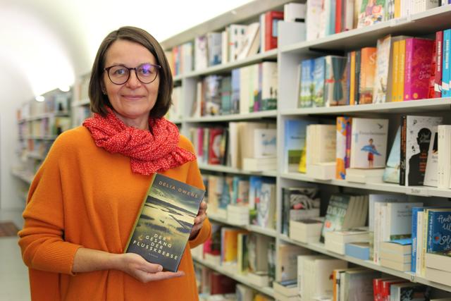 Elisabeth Wallingers aktuelle Leseempfehlung ist der Debütroman von Delia Owens "Der Gesang der Flusskrebse".