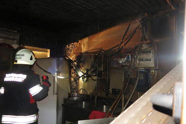 Die Stadtfeuerwehr Oberwart war im Einsatz nach einem Brand in einer Imbissbude.