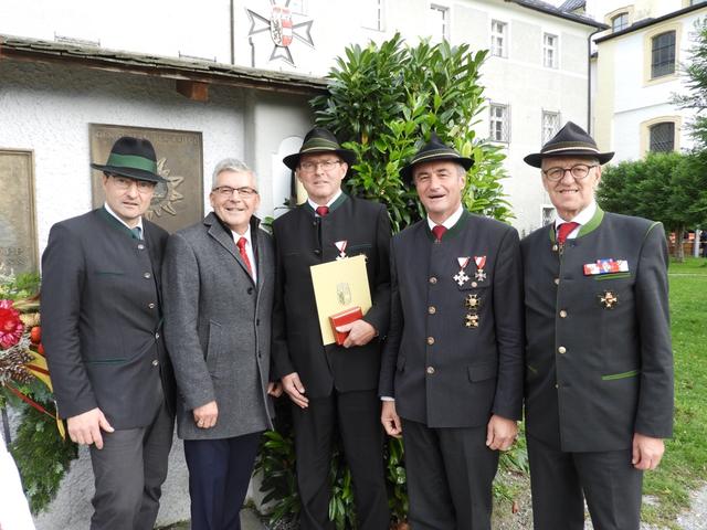 Präsident Bgm. Sepp Hohenwarter, Landesrat Sepp Schwaiger, der Geehrte Hans Sampl, Vizepräsident Hannes Siebenhofer, Präsidiumsmitglied Gerhard Müllner (v.li n. rechts)