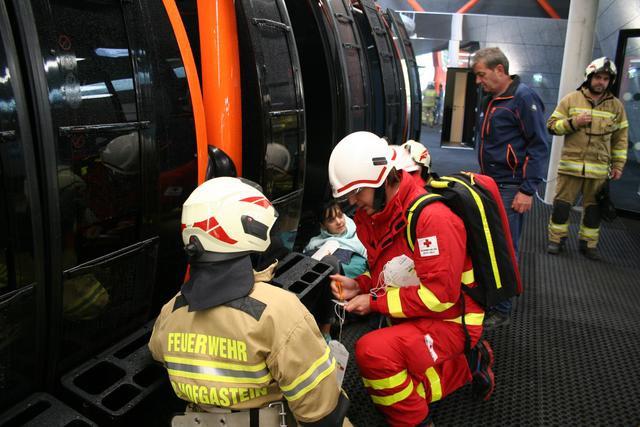 Bei der Gasteinertalübung der drei Gasteiner Feuerwehren erwartete die 218 Einsatzkräfte ein vielfältiges Übungsszenario. | Foto: Foto:Feuerwehr