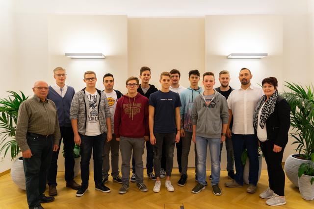 Marktgemeinde St. Leonhard: Johann Heher, Johannes Baumgartner, Julian Reichert, Florian Novogoratz, Stefan Scharnagl, Manuel Kaiser, Michael Becker, Lukas Hollaus, Lukas Gruber, Daniel Gruber, Tobias Zeller, Jürgen Novogoratz und Maria Gruber
 | Foto: MG St. Leonhard/Forst