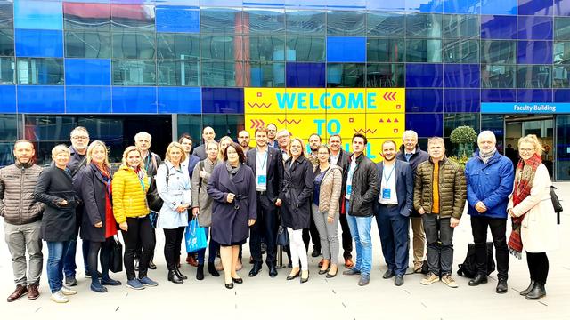 Austausch schafft Wissen: Ein Teil der steirischen Delegation am Campus des Imperial College London. | Foto: KK