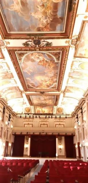 Fresken im Hadysaal