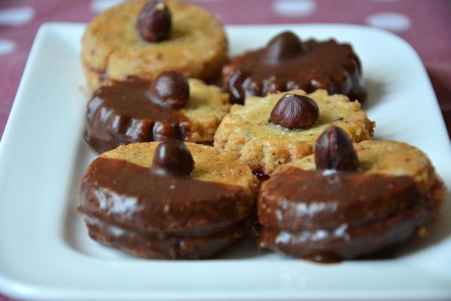 Nusskrapferl.  | Foto: Grumbach 