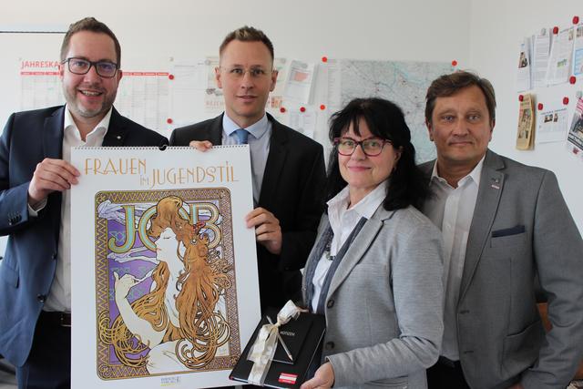 Obmann Georg Obereder (WKOÖ), Thomas Winkler (BezirksRundschau), Gisela Gabauer und Dieter Wurzer (beide Wirtschaftskammer OÖ).