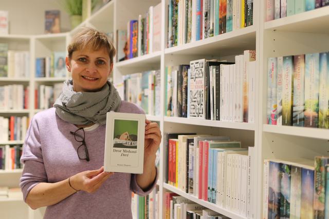 Caroline Sänftl empfiehlt den Roman "Drei".
