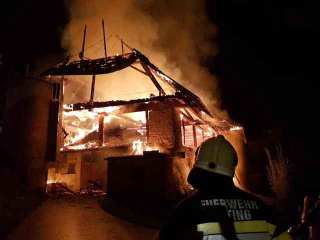Der Stall in Oberwietingberg brannte auf die Grundmauern nieder.