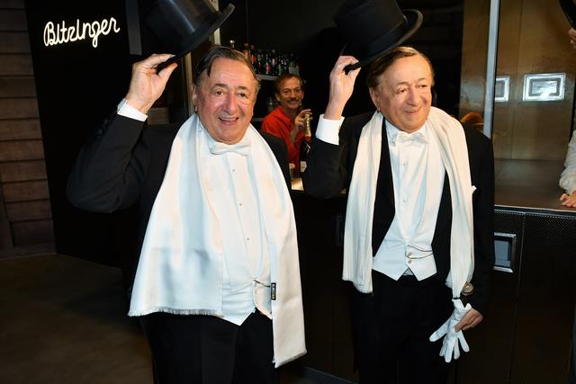 Sie sehen richtig! Richard Lugner gibt es ab sofort im Doppelpack. | Foto: Markus Spitzauer