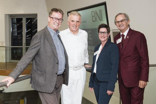 Von links: Karl Kollingbaum (Bürgermeister Asten), Peter Augendopler (Backaldrin), Gudrun Neumann (Partnerdirektorin BNI OÖ) und Harald Kotterer (Geschäftsführer BNI OÖ).