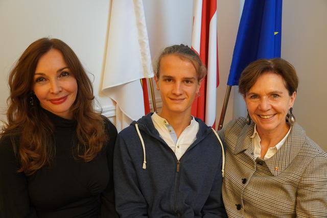 Michaela Petz-Michez begrüßte Sebastian Schwap und Brigitta Pallauf im Verbindungsbüro Salzburg.
