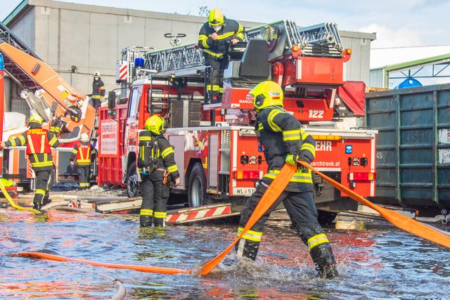 Foto: Hermann Kollinger/feuerwehrfotos.com