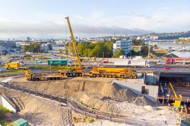 Grund für die Totalsperre der A7-Auffahrt Linz-Hafenstraße in Richtung Freistadt von 11. bis 14. Oktober sind Kranaufbauarbeiten im Zuge des Brückenbaus der ASFINAG. | Foto: ASFINAG
