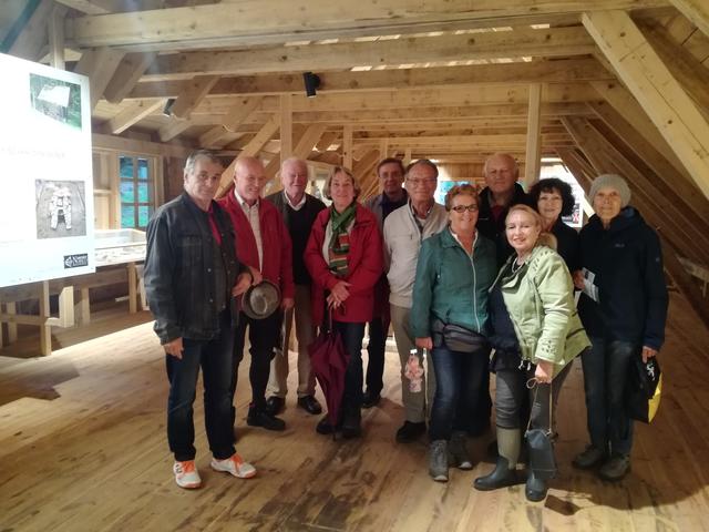 DL-Aktiv-Obfrau Ruth Siegl freut sich über die vielen Interessierten bei der Waldglashütte am Reinischkogel. | Foto: DL-Aktiv