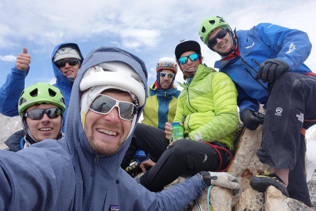 Der 23-jährige Taufkirchner Julian Gahbauer (2. v. r.) war mit seinem Team auf bis zu 5500 Meter Höhe unterwegs.