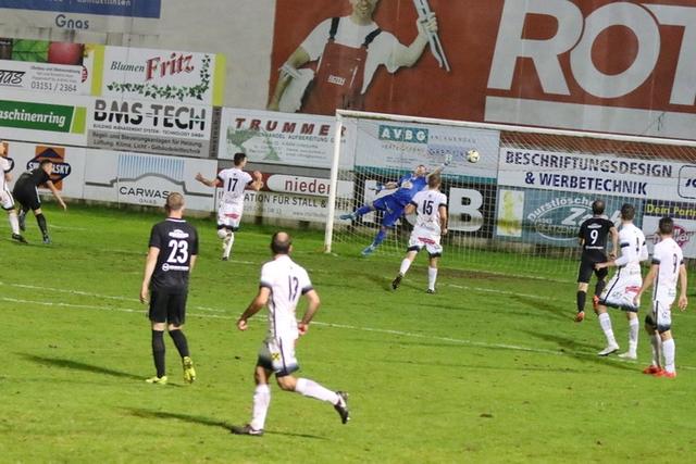 Da war das Spiel gedreht: Dominik Herzog köpfelt den Ball zum 2:1 für Frauental ins Netz.