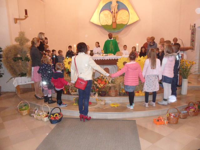 Erntedankfest in der Pfarrkirche in Heiligenkreuz.