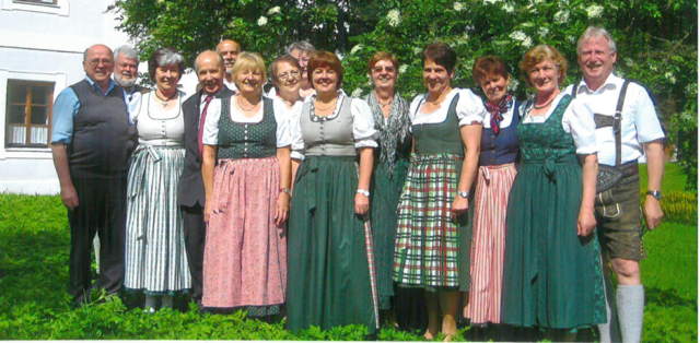 Die Lordsingers mit Leiter Pfarrer Ernst Mühlbacher (Links) veranstalten ein Chorkonzert für einen guten Zweck.