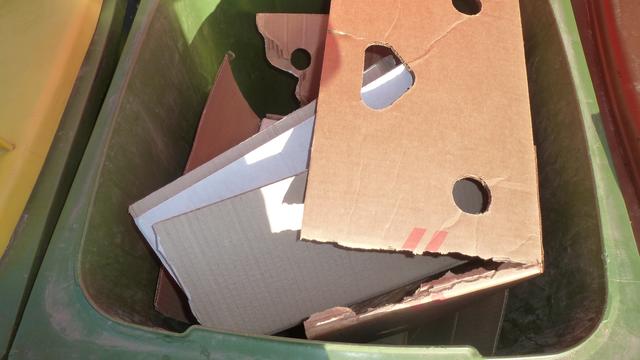 240 Liter Altpapier-Tonne vom Graz-Marathon 2019 - dürfte auch so passen -oder :-)