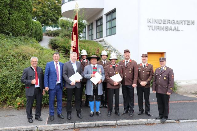 (v.l.): VizeBGM Schermann Josef, BGM Schmid Andreas, HFM Ferdig Matthias, LM Reiter Martin, LM Fritzer Manfred, KDT Unterwurzacher Alfred, KDTSTV Soraperra Mario, AK Hellbert Martin (hinten Fähnrich HLM Frischmann Richard, OV Pellegrini Romed)