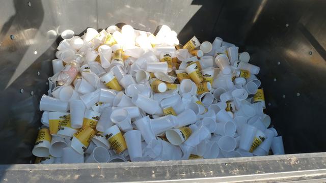 Erste 1.100 Liter Restmülltonne beim Graz-Marathon 2019 (Labestation Fischergasse). Wer erkennt einen Restmüll?