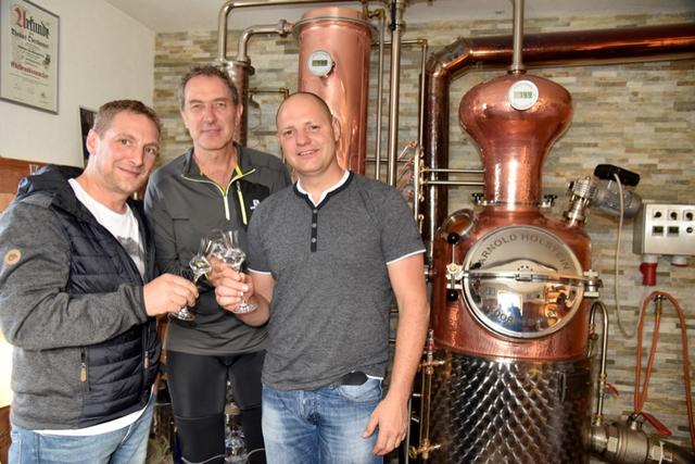 Keine Edelbrandsommeliers, aber Experten: Patrick Auer, Josef Holzknecht und Klaus Holzknecht