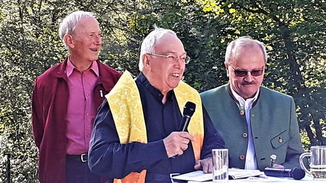 Pfarrer Bernhard Meisl und Leader+-Obmann Friedrich Trimmel. | Foto: RAXmedia