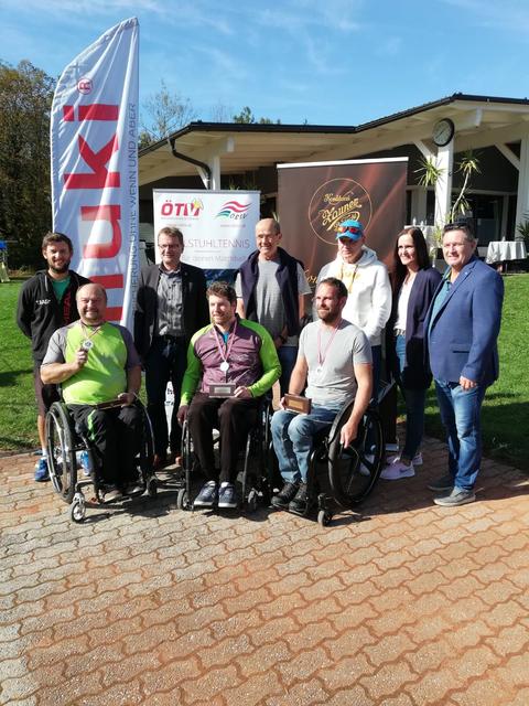 Die Zweitplatzierten bei der Siegerehrung. | Foto: TAAB