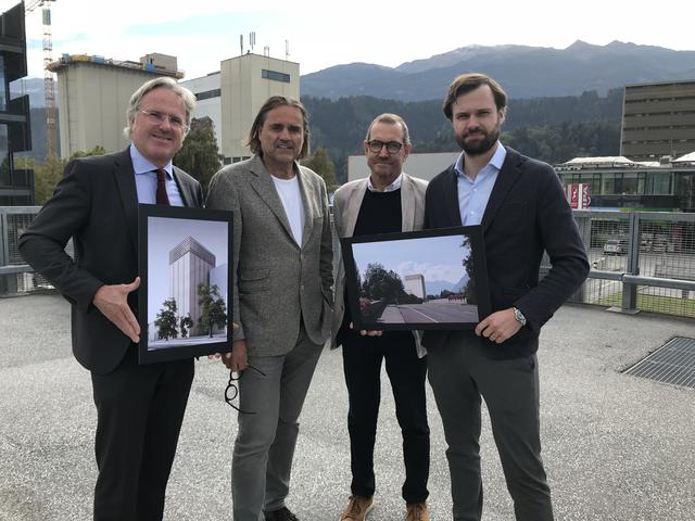 v.l.: Albert Gutmann, Geschäftsführer GUTMANN GmbH, Johann Obermoser, Architekt (Obermoser Arch-Omo ZT, Hanno Schlögl, Architekt, Alexander Gutmann, Prokurist GUTMANN GmbH ©