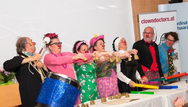 Zum 25. Jubiläum sind die Ärzte auf der Bühne zu sehen.