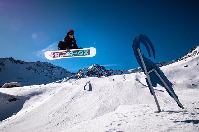 Top-Bedingungen: Beim 34. Kaunertal Opening konnten Snowboarder und Freestyler den neuen Snowpark testen. | Foto: Kaunertaler Gletscher, Gotit