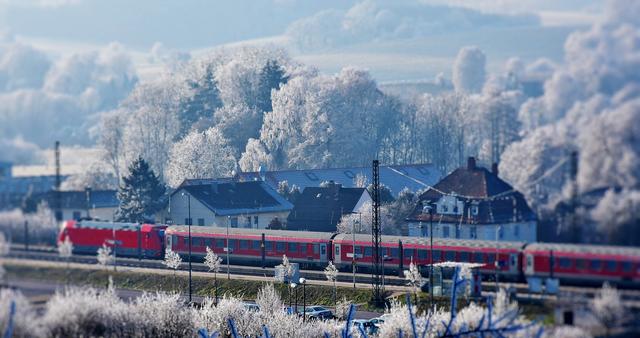 Die Kärnten Werbung und die Deutsche Bahn werben unter dem Motto "traumhafte Aussicht statt aussichtslos im Stau" für die Anreise mit dem Zug | Foto: pixabay/RitaE
