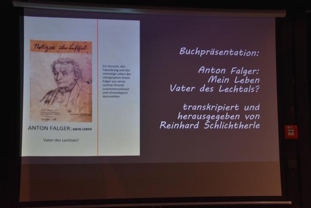 Otto Walch unterstützte seinen Vortrag mit Lichtbildern | Foto: Elisabeth Wintergerst