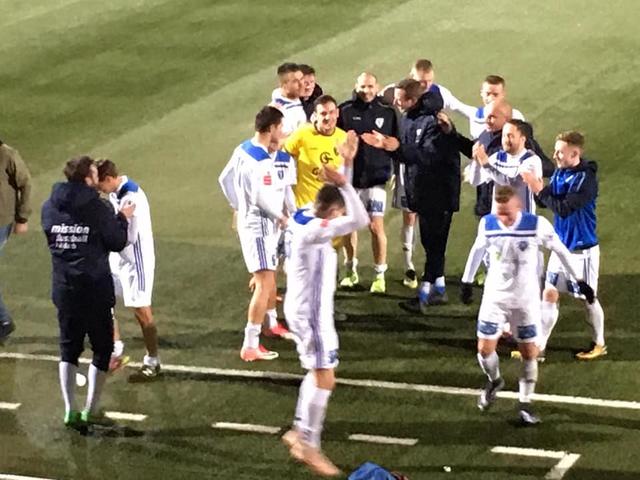 Die Köflacher jubelten beim 4:1-Sieg in Gratkorn und bleiben Zweiter. | Foto: ASK Mochart Köflach