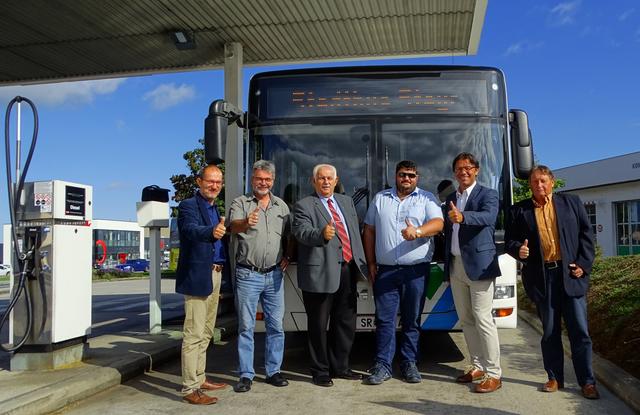 Spritspartraining der Stadtbetriebe Steyr GmbH (SBS). 
SBS-Energieexperte Rudolf Zappe, Spritspartrainer Karl Wakolbinger, SBS-Aufsichtsrat Vbgm. Willi Hauser, SBS-Busfahrer Jörg Neumeyer, SBS-Geschäftsführer Peter Hochgatterer, Leiter SBS-Verkehr Kurt Buchner (v. l.). | Foto: SBS Steyr