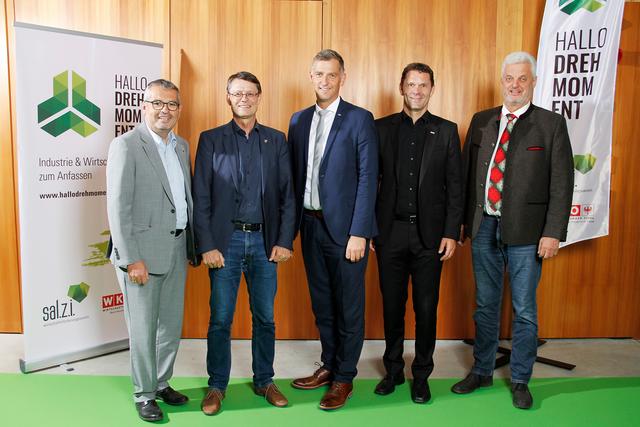 Freuen sich über den Erfolg der Veranstaltung „Hallo Drehmoment“ (v.l.n.r.): Mag. Josef Walch, Bürgermeister Inzing, Mag. Thomas Öfner, Bürgermeister Zirl, Simon Meinschad, sal.z.i. Obmann und hollu Geschäftsführer, Patrick Weber von der Wirtschaftskammer Tirol Bezirksstelle Innsbruck Land und Rudolf Häusler, Bürgermeister Kematen.