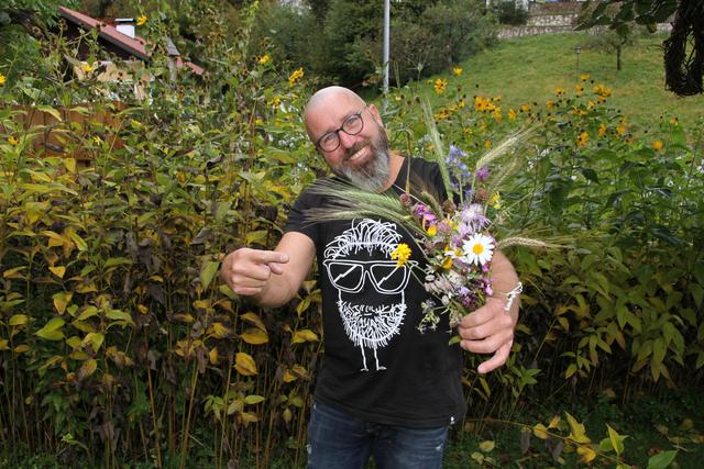 „Flower Power“: Für Blumenwiesen setzt sich Vereinsgründer Markus Halbig ein.