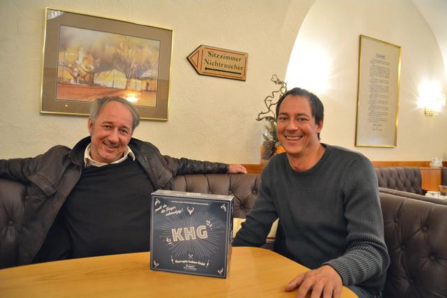Die Spielemacher Christian Felsenreich und Klaus Hofegger bringen zu "KHG" das Erweiterungs-Set "H.C. auf Ibiza".
