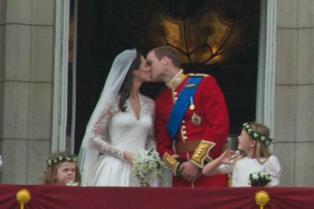Der Strauß von Kate Middleton sollte besser nicht in die Hände von Kindern kommen. | Foto: John Pannell [CC BY 2.0 (https://creativecommons.org/licenses/by/2.0)]