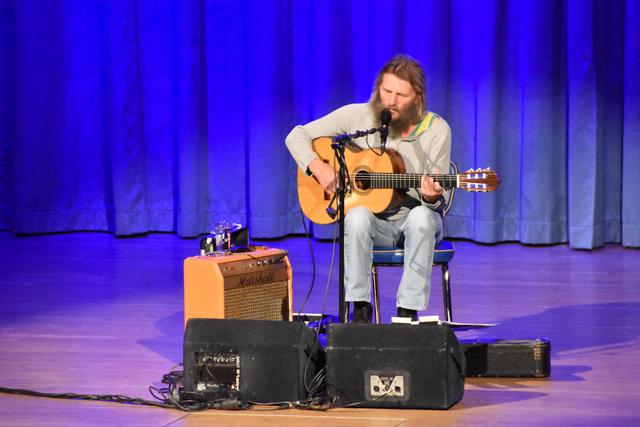 Hans Söllner gastierte am 15. Oktober im Veranstaltungszentrum Kaiserwinkl in Kössen.