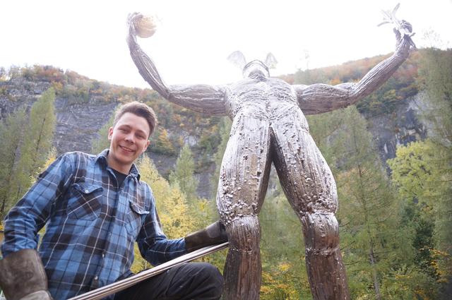 Martin Rehrl vor dem "schweigenden König".