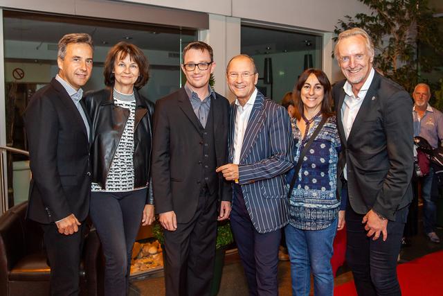 Prominente Premierengäste: Siegfried und Andrea Nagl, Stefan Moser, Urs Harnik-Lauris sowie Stefania und Günter Riegler (v.l.) | Foto: Foto Jörgler