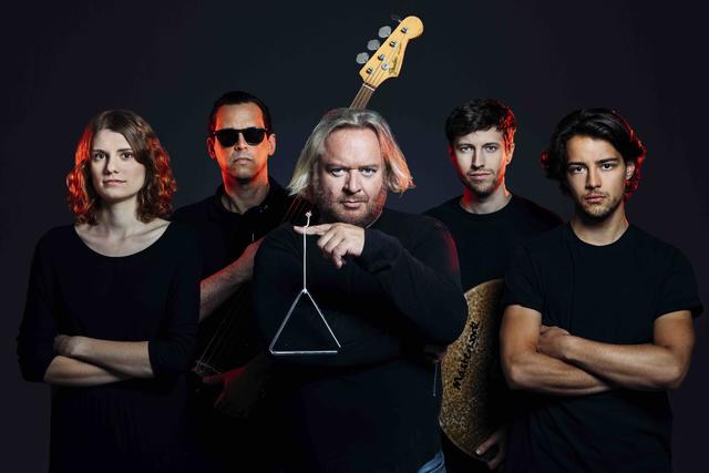 Gregor Seberg (Mitte) mit seiner vierköpfigen Band.