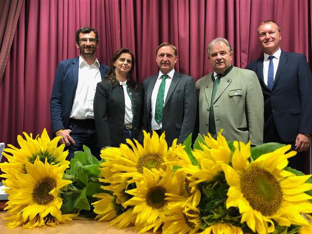 Neuer Gemeindevorstand: Bürgermeister Manfred Voit, Vize-Bgm. Christian Groß (l.) und Gemeindekassierin Monika Winter.