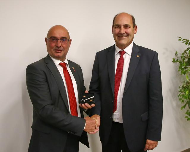 Heinz Leprich (l.) folgt als Bürgermeister auf Johann Baumann.